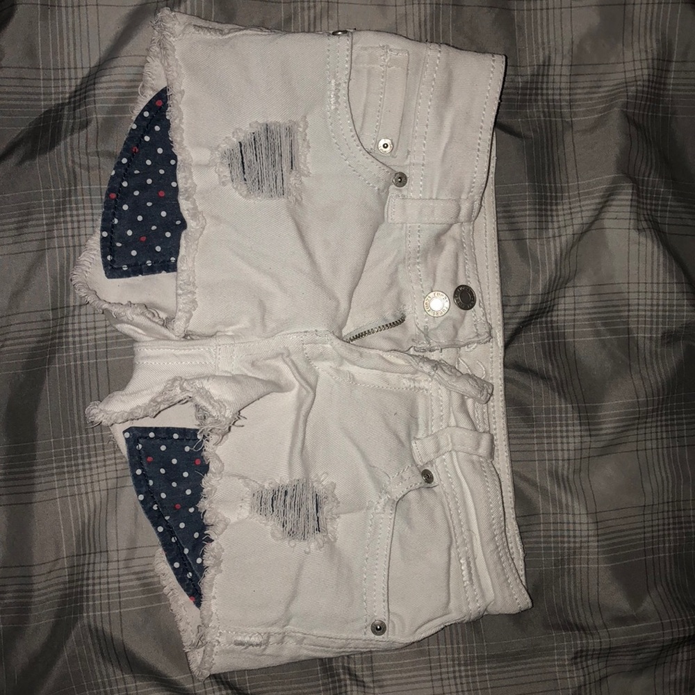 Denim shorts with long pockets